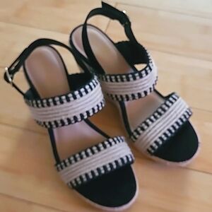 Womens Wedge Sandals Size 6.5